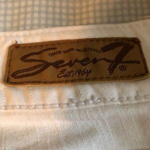 Seven brand white crop jean size 10 P